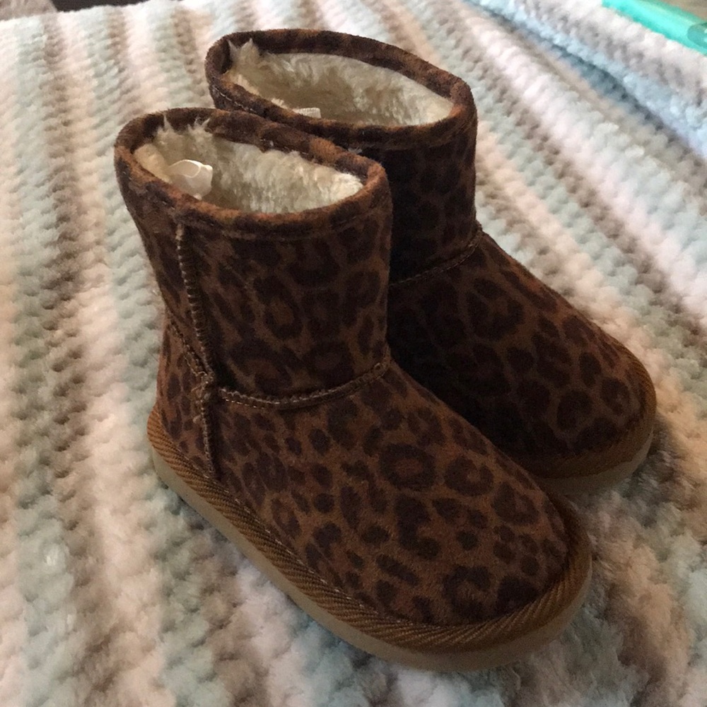 EUC Old Navy Leopard Boots
